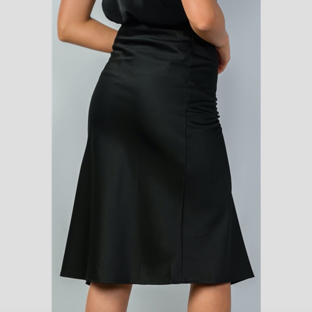 Black Side Slit Midi Skirt - Picture 5 of 6